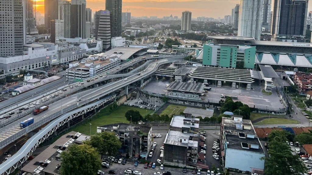 在马来西亚怎样拥有一辆车？外国人购车・贷款・路税・油费
