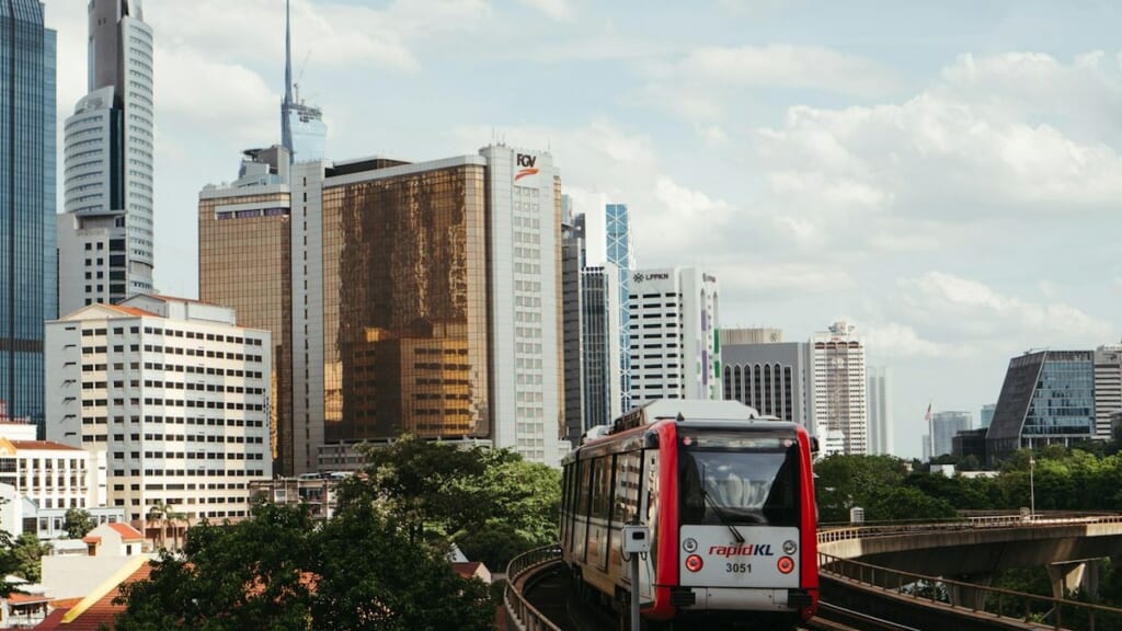 マレーシアで人を雇うときのルール｜最低賃金RM1,700・積立基金・労働時間